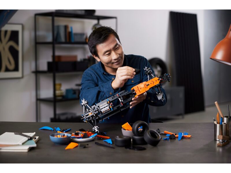 LEGO Technic McLaren Formule 1 racewagen - 42141 - Afbeelding 11