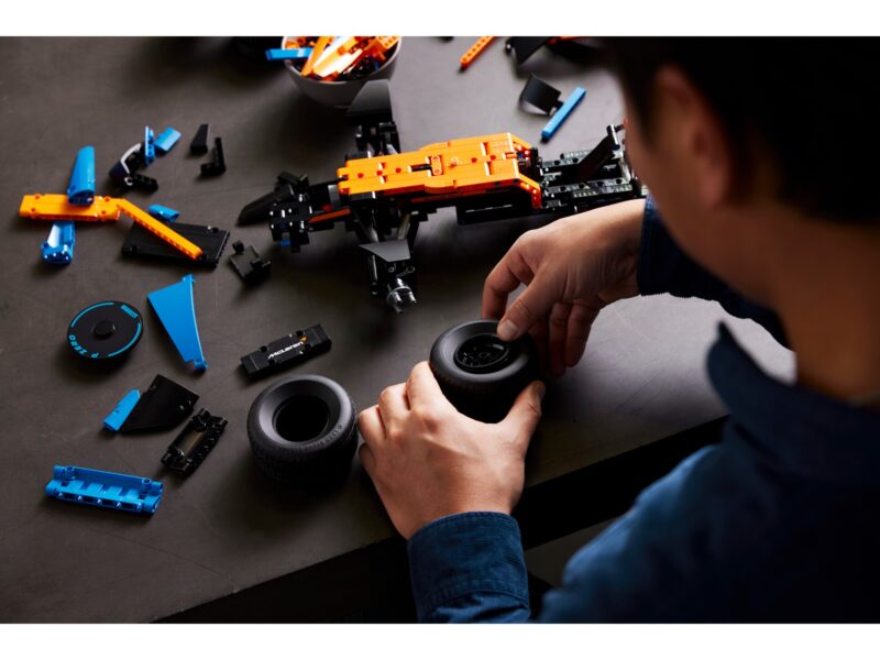 LEGO Technic McLaren Formule 1 racewagen - 42141 - Afbeelding 10