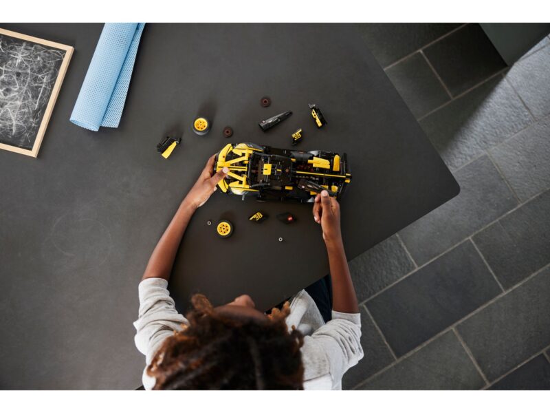 LEGO Technic Bugatti Bolide - 42151 - Afbeelding 13