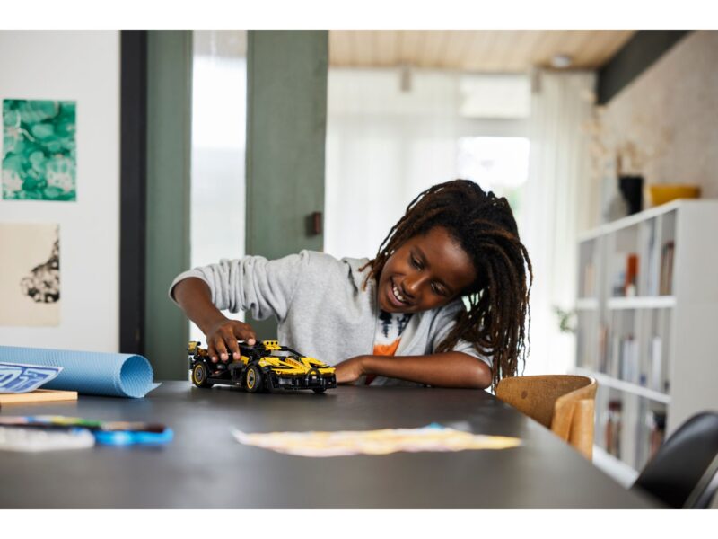 LEGO Technic Bugatti Bolide - 42151 - Afbeelding 12