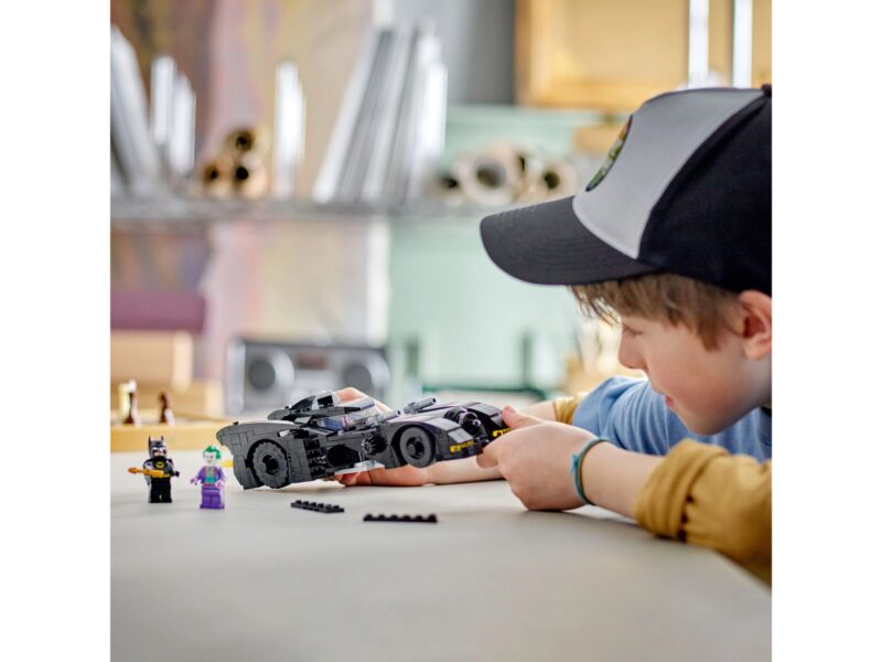 LEGO DC Super Heroes Batmobile: Batman vs. The Joker achtervolging - 76224 - Afbeelding 8