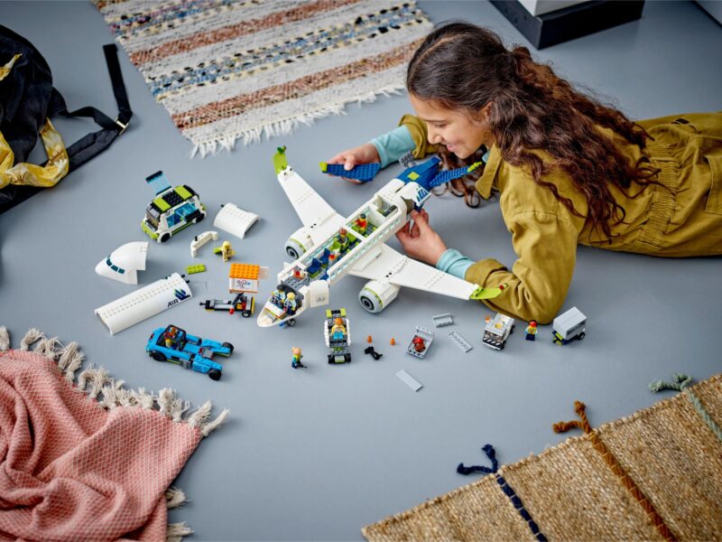 LEGO City Passagiersvliegtuig - 60367 - Afbeelding 8