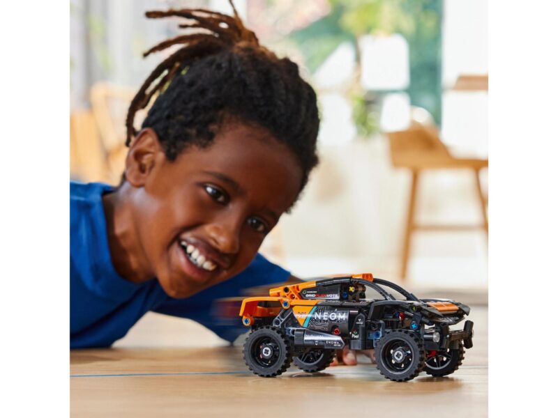 LEGO Technic NEOM McLaren Extreme E racewagen - 42166 - Afbeelding 9