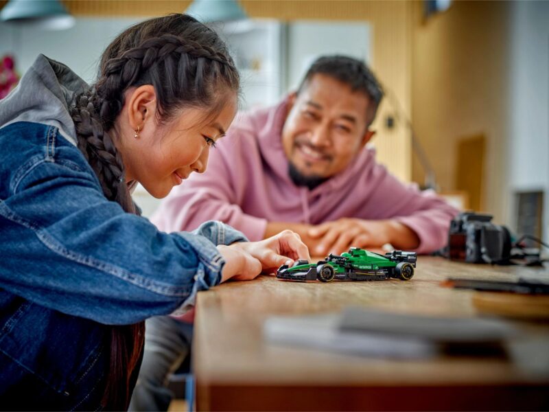 LEGO Speed Champions Aston Martin Aramco F1 AMR24 racewagen - 77245 - Afbeelding 9