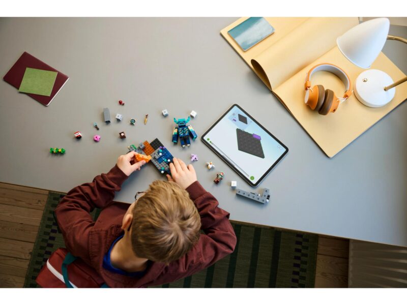 LEGO Minecraft De ontmoeting met de Opzichter - 21274 - Afbeelding 10