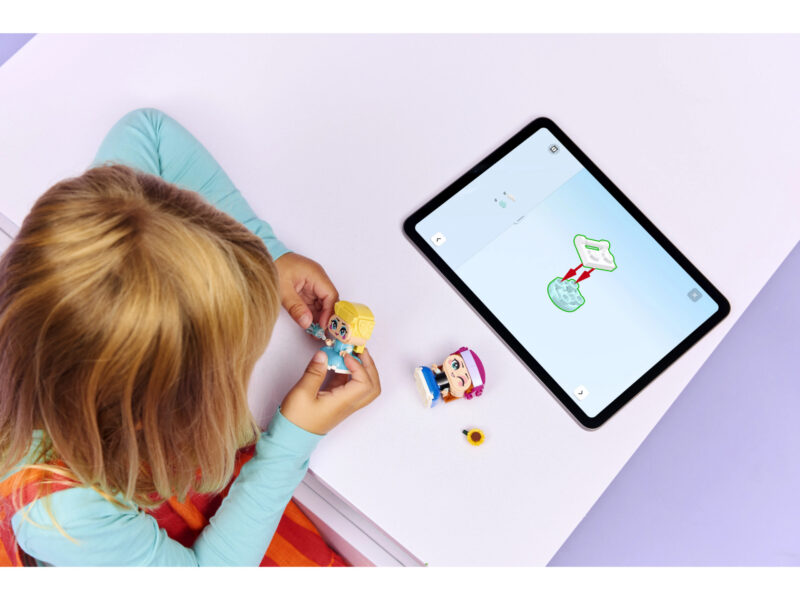 LEGO Disney Princess Mini Anna en Elsa - 43284 - Afbeelding 8