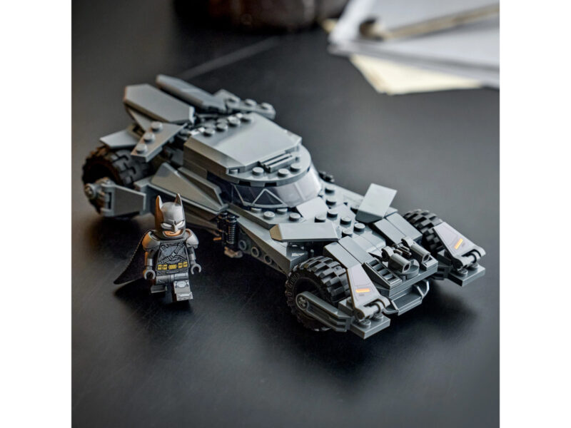 LEGO DC Super Heroes Batman v Superman Batmobile - 76331 - Afbeelding 7