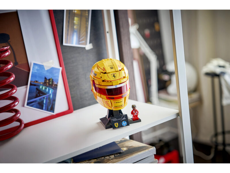 LEGO Editions Formula 1 Scuderia Ferrari HP helm van Lewis Hamilton - 43022 - Afbeelding 8